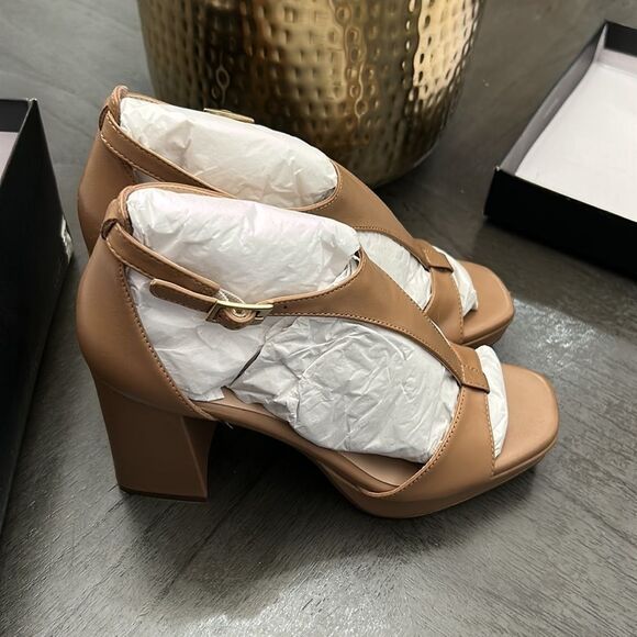 27 EDIT Naturalizer Jae Leather T-Strap Platform Dress Sandals - Picture 9 of 11